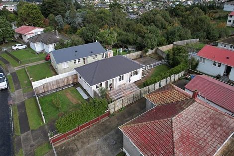 Photo of property in 4 Sasanof View, Ascot Park, Porirua, 5024