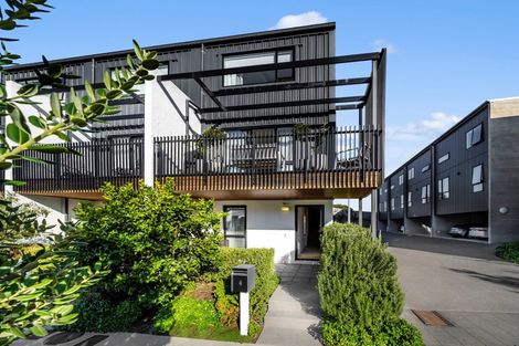 Photo of property in 4 Tahuhu Road, Mount Wellington, Auckland, 1062