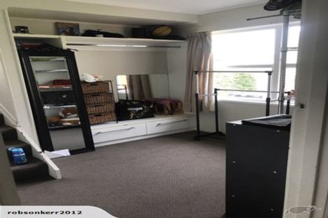 Photo of property in 17 Blanes Road, Weymouth, Auckland, 2103