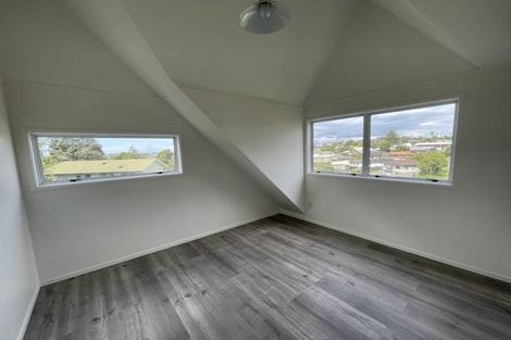 Photo of property in 106 Lincoln Park Avenue, Massey, Auckland, 0614