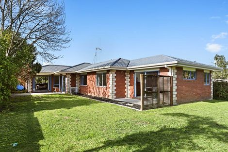 Photo of property in 50 Waiwherowhero Drive, St Andrews, Hamilton, 3200