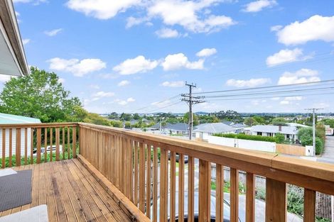 Photo of property in 52a Roberts Road, Te Atatu South, Auckland, 0610