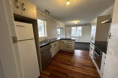 Photo of property in 13 Bartholomew Road, Levin, 5510