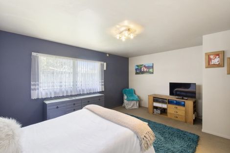 Photo of property in 21 Gardone Terrace, Conifer Grove, Takanini, 2112