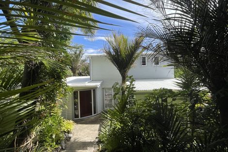 Photo of property in 17 Rayner Road, Piha, New Lynn, 0772