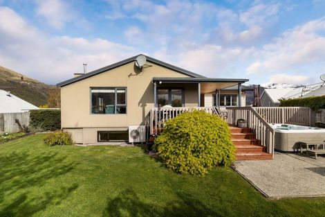 Photo of property in 19 Bracken Street, Arrowtown, 9302