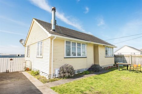 Photo of property in 38 Matipo Street, Castlecliff, Whanganui, 4501