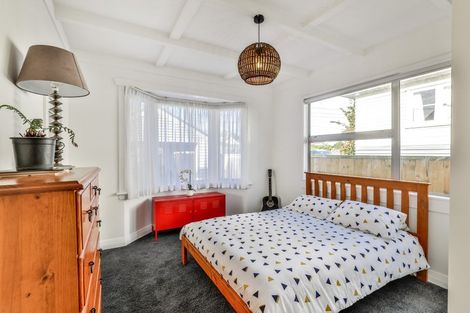 Photo of property in 217 Meola Road, Point Chevalier, Auckland, 1022