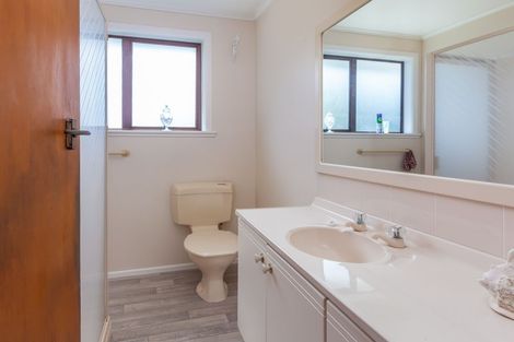 Photo of property in 17 Armagh Road, Blockhouse Bay, Auckland, 0600