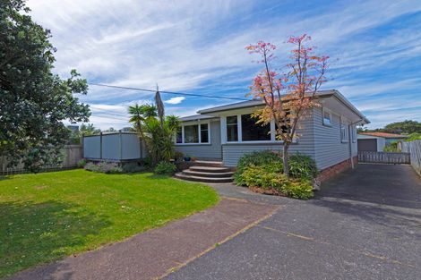 Photo of property in 14 Birdwood Road, Swanson, Auckland, 0612