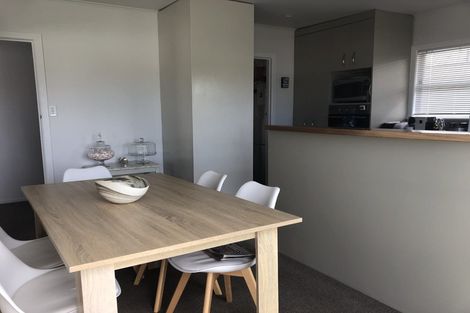 Photo of property in 2/159 Carlisle Road, Northcross, Auckland, 0632