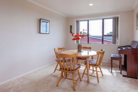 Photo of property in 17 Armagh Road, Blockhouse Bay, Auckland, 0600