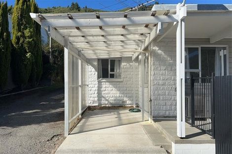 Photo of property in 94 Waikawa Road, Picton, 7220