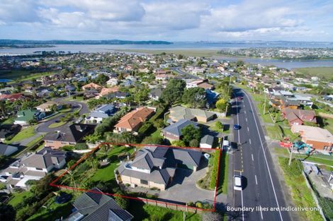 Photo of property in 84 Luckens Road, West Harbour, Auckland, 0618