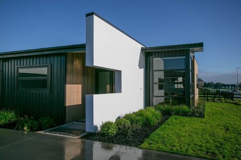 Photo of property in 17 Mike Smith Drive, Cambridge, 3434