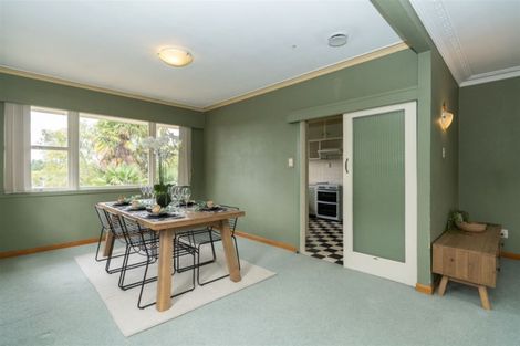 Photo of property in 35 Forest Lake Road, Forest Lake, Hamilton, 3200