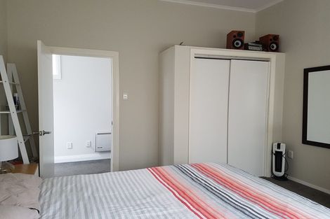 Photo of property in 17 Garfield Street, Brooklyn, Wellington, 6021