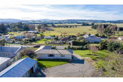 Photo of property in 19 Oxford Street, Waikari, 7420