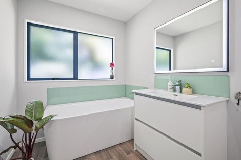 Photo of property in 17 Edward Payton Grove, Pukehangi, Rotorua, 3015