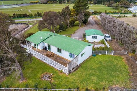 Photo of property in 32 Bidwills Cutting Road, Greytown, 5794