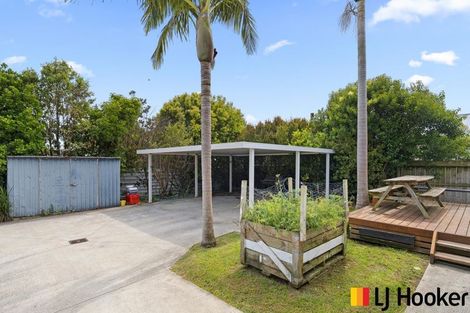 Photo of property in 11 Second Avenue, Glenbrook, Waiuku, 2681
