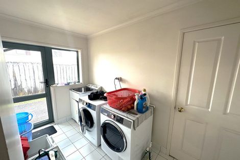 Photo of property in 6 Aaronville Way, East Tamaki, Auckland, 2016