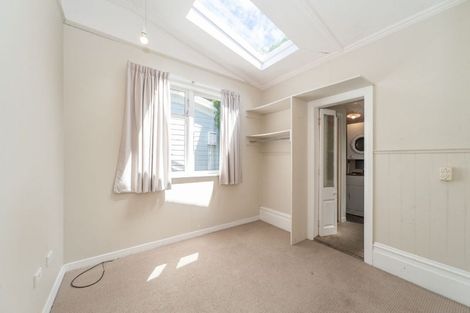 Photo of property in 80 Kelburn Parade, Kelburn, Wellington, 6012