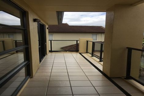 Photo of property in 6 Parkvale Grove, Te Atatu Peninsula, Auckland, 0610
