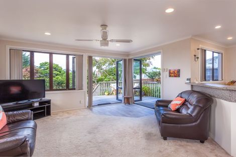 Photo of property in 17 Armagh Road, Blockhouse Bay, Auckland, 0600
