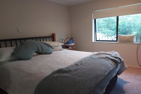 Photo of property in 2/85 Raleigh Road, Northcote, Auckland, 0627