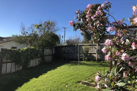 Photo of property in 1/309 Wairau Road, Totara Vale, Auckland, 0627