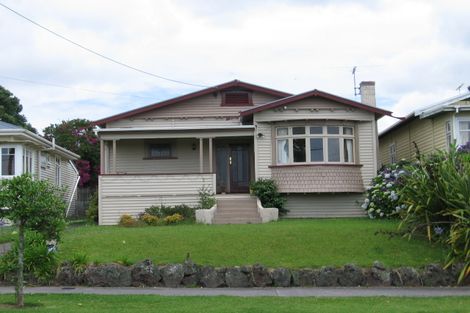 Photo of property in 60 Kiwi Road, Point Chevalier, Auckland, 1022