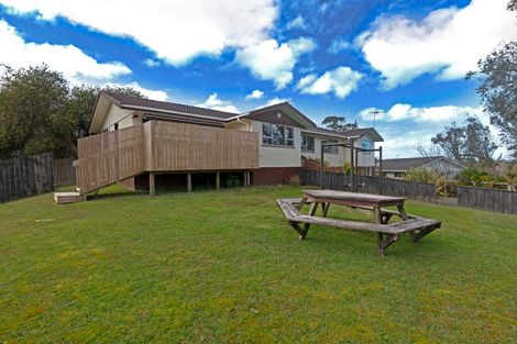 Photo of property in 1 Shale Avenue, Massey, Auckland, 0614