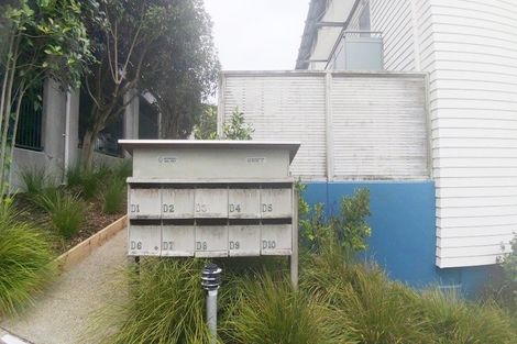 Photo of property in 2d/20 Ian Marwick Place, Birkenhead, Auckland, 0626