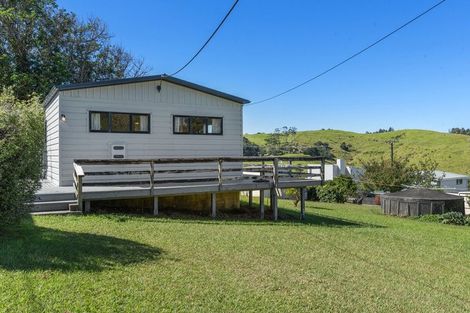 Photo of property in 10 Kookaburra Drive, Tawharanui Peninsula, Matakana, 0986
