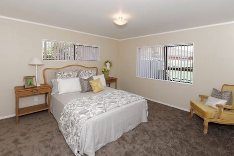 Photo of property in 2/36 Golfland Drive, Golflands, Auckland, 2013