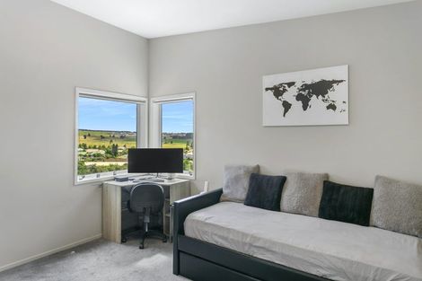 Photo of property in 33 Shera Street, Acacia Bay, Taupo, 3330