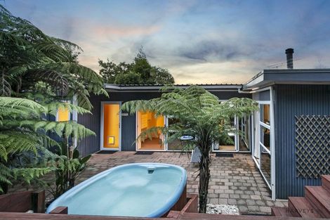 Photo of property in 94 Takahe Road, Titirangi, Auckland, 0604