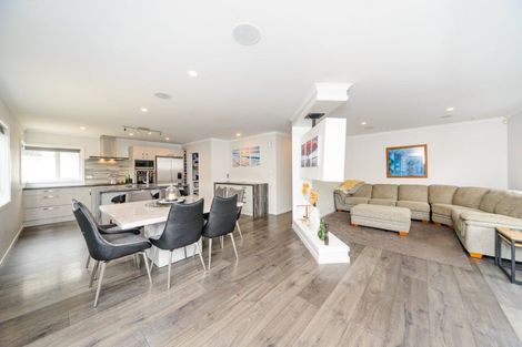 Photo of property in 47 Karina Terrace, Roslyn, Palmerston North, 4414