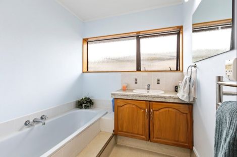 Photo of property in 24 Maygrove Drive, Orewa, 0931