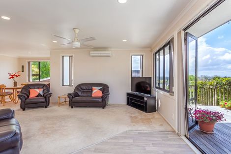 Photo of property in 17 Armagh Road, Blockhouse Bay, Auckland, 0600