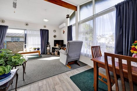 Photo of property in 5 Iredale Road, Hawera, 4610