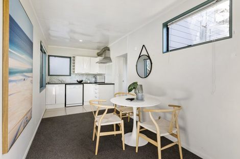 Photo of property in 27 Ferry Parade, Herald Island, Auckland, 0618