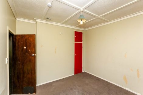 Photo of property in 115 Mangorei Road, Merrilands, New Plymouth, 4312