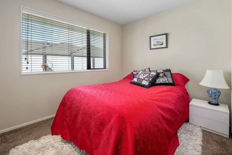 Photo of property in 8 Erin Jane Place, One Tree Point, 0118