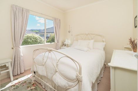 Photo of property in 2 Derry Hill, Churton Park, Wellington, 6037
