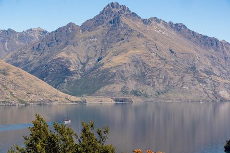 Photo of property in 24b Mckerrow Place, Sunshine Bay, Queenstown, 9300