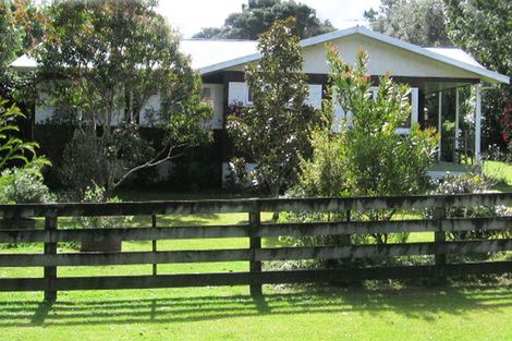 Photo of property in 140 Kelso Lane, Coromandel, 3506
