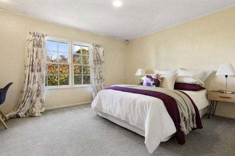 Photo of property in 11 Fielding Crescent, Farm Cove, Auckland, 2012