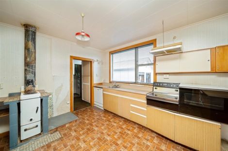 Photo of property in 27 Gloag Street, Waverley, 4510